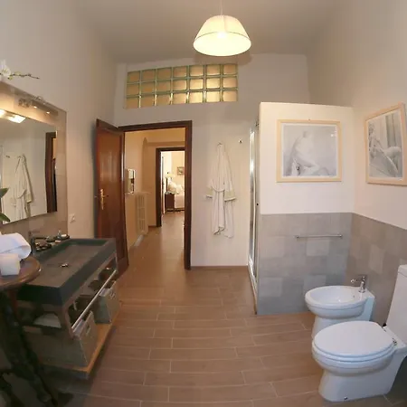 Mdr Numbersix Apartment