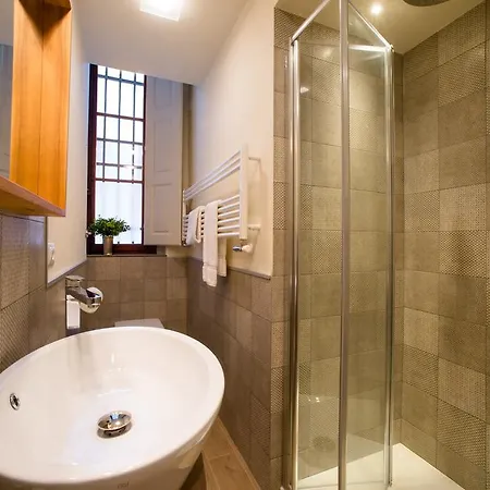 Mdr Numbersix Apartment